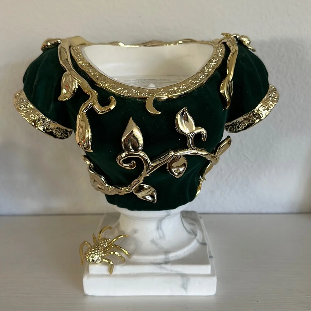 Bath & Body Works 💚 Headless Bust Pedestal 3 Wick Candle Holder Halloween 🕷️